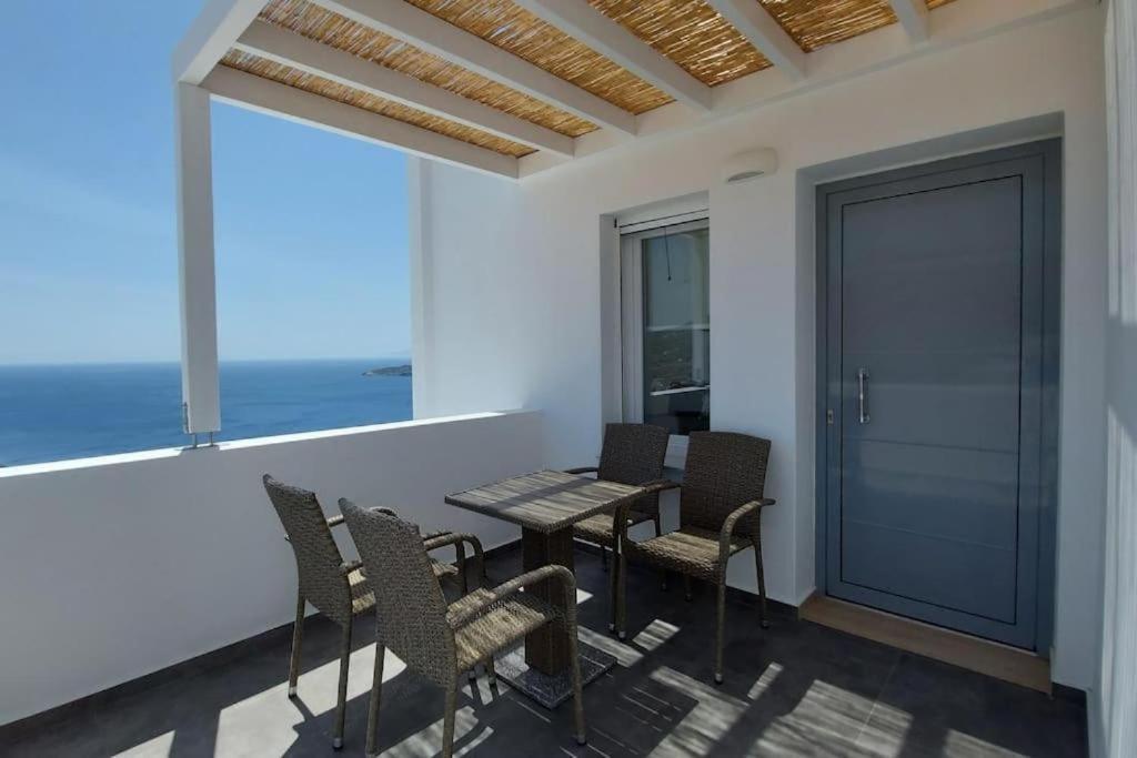Eolia Luxury Houses Andros Batsíon Exterior photo